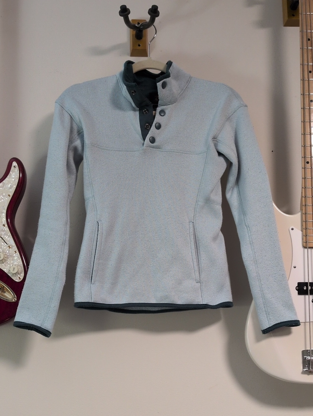 Mountain And Isle Women's Light Blue Button-Placket Fleece Pullover